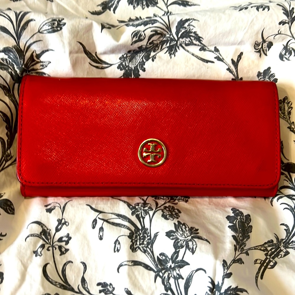 Tory Burch Wallet in like new condition